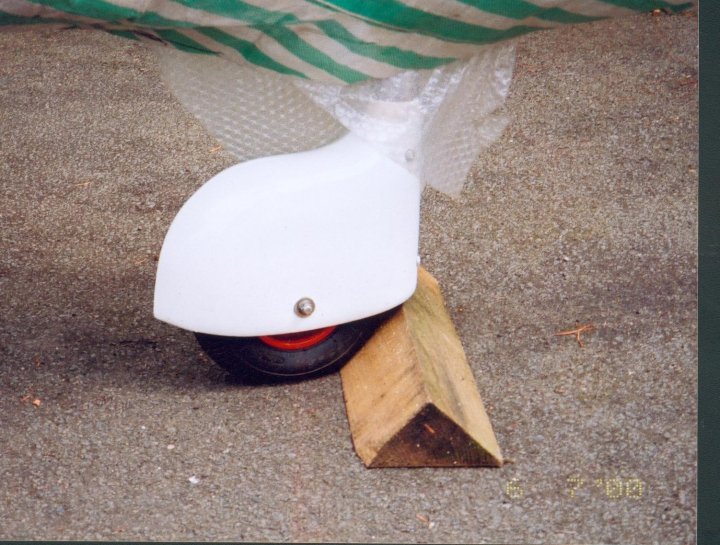 sd 59. orig. nosewheel.jpg